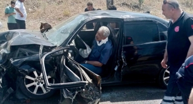 Kahramanmaraş’ta iki otomobil kafa kafaya çarpıştı: 2’si bebek 5 yaralı