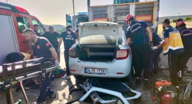 Kahramanmaraş’ta otomobil tıra arkadan çarptı: 2 yaralı