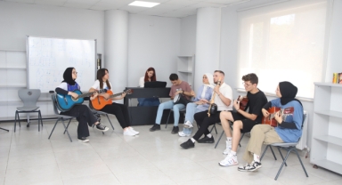 DULKADİROĞLU BELEDİYESİ’NDEN GENÇLERE MÜZİK DESTEĞİ
