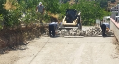 DULKADİROĞLU KUZUCAK MAHALLESİNDE KİLİT PARKE YOL ÇALIŞMALARI TÜM HIZIYLA DEVAM EDİYOR