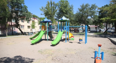 DULKADİROĞLU’NUN PARKLARI GÜZELLEŞİYOR