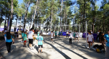 Gençler Hem Spor Yaptı Hem Doyasıya Eğlendi