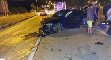 Göksun’da iki otomobil çarpıştı: 3 yaralı