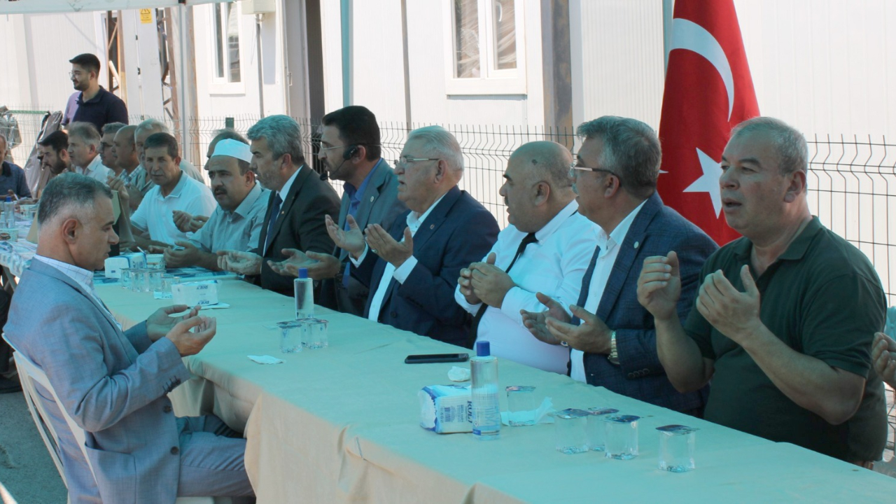 KAHRAMANMARAŞ BAKIRCILAR ODASI’NIN AŞURE İKRAMI BÜYÜK İLGİ GÖRDÜ