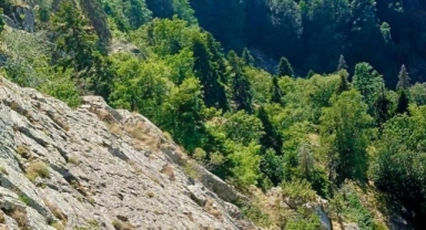 Kahramanmaraş’ta uçuruma düşen bir kişi aranıyor
