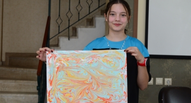 Minikler Hayal Gücünü Ebru Sanatına Döktü