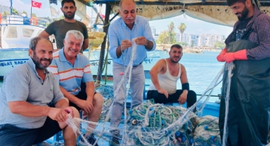 Başkan Erdinç Altıok, balıkçıları yalnız bırakmadı