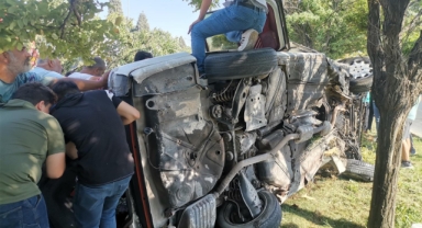 -Kahramanmaraş'ta Trafik Kazası: 1 Ölü, 2 Yaralı