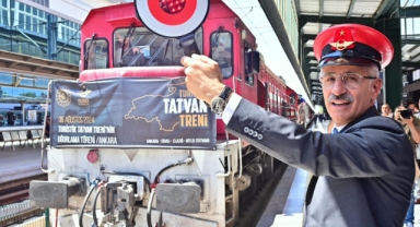 TURİSTİK TATVAN TRENİ YOLA ÇIKTI