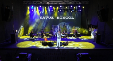 Yavuz Bingöl Söyledi, Müzikseverler Eşlik Etti
