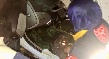 Kahramanmaraş’ta otomobil uçuruma yuvarlandı: 2 yaralı