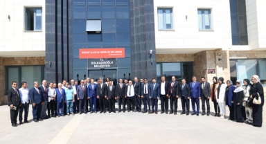 YENİDEN REFAH PARTİSİ GENEL BAŞKANI DR. FATİH ERBAKAN, DULKADİROĞLU BELEDİYESİ’Nİ ZİYARET ETTİ