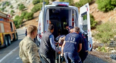 Afşin’de şarampole devrilen kamyon sürücüsü öldü