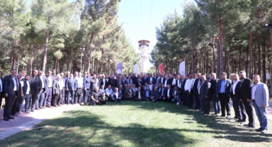 BAŞKAN AKPINAR, 19 EKİM MUHTARLAR GÜNÜ DOLAYISIYLA BÖLGESİNDE BULUNAN MAHALLE MUHTARLARIYLA BİR ARAYA GELDİ