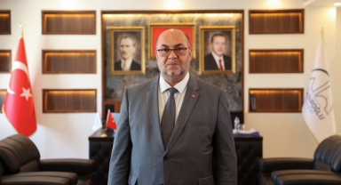 BAŞKAN AKPINAR, SÜTÇÜ İMAM’IN DÜŞMAN İŞGALİNE KARŞI SIKTIĞI İLK KURŞUNUN YIL DÖNÜMÜ DOLAYISIYLA BİR MESAJ YAYINLADI