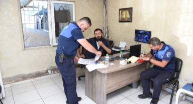 DULKADİROĞLU’NDA RUHSATSIZ KAÇAK FAALİYET GÖSTEREN SURİYELİLERİN İŞ YERLERİ MÜHÜRLENDİ