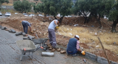 DULKADİROĞLU’NDAN BALLICA’DA KİLİT PARKE ÇALIŞMASI