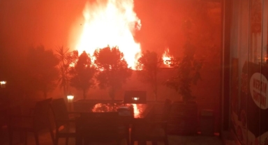 Kahramanmaraş’ta hurdalık yangını korkuttu