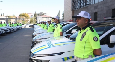 Kahramanmaraş’ta İl Emniyet Müdürlüğü’ne 63 Araç Dualarla Teslim Edildi