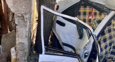 -Kahramanmaraş’ta otomobil ağaca çarptı: 1 yaralı