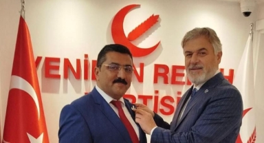 Murat Kozalak, yaptığı açıklamada Yeniden Refah Partisi'ne katıldığını duyurdu.