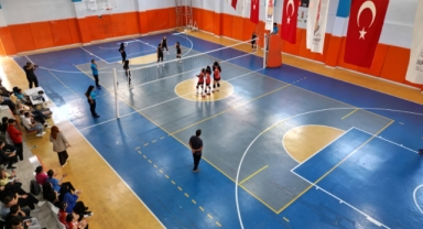 Onikişubat Belediyesi’nin Cumhuriyet Spor Şöleni’nde final heyecanı yaşandı