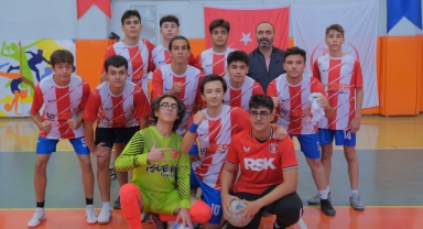 Onikişubat Belediyesi’nin Cumhuriyet Spor Şöleni’nde futsal heyecanı başladı