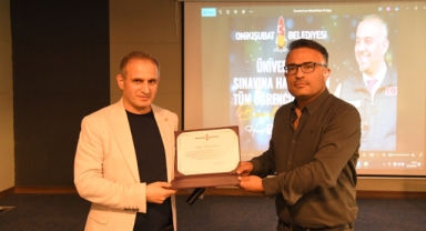 Onikişubat Belediyesi, öğrencileri Türkiye dereceleri ile bilinen Zekeriya Abanoz’la buluşturdu