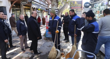 BAŞKAN AKPINAR FIRTINADAN ETKİLENEN ESNAFI ZİYARET ETTİ