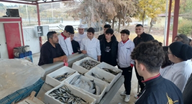 Mado turizm otelcilik öğrencilerine merdan balık evi'nde uygulamalı eğitim
