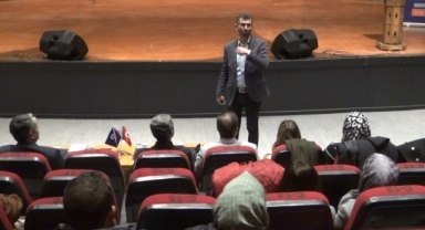 Onikişubat Belediyesi’nden ebeveynlere destek; Ebeveyn Akademisi başladı