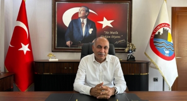 Yumurtalık Belediye Başkanı Erdinç Altıok, 10 Kasım Atatürk’ün ölüm yıldönümü nedeniyle açıklama yaptı