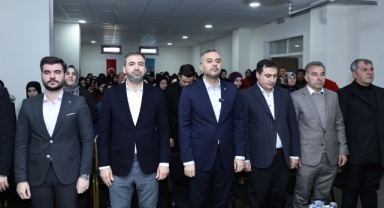 Başkan Toptaş, önce gençlere destek, sonra müjde verdi
