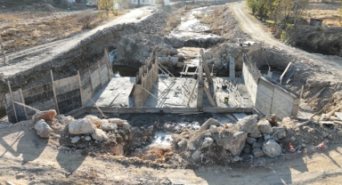 Büyükşehir, Yeni Köprü Menfezle Dadağlı’nın Ulaşımını İyileştiriyor