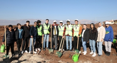 Dulkadiroğlu Belediyesi’nden Deprem Şehitleri Anısına Fidan Dikme Etkinliği