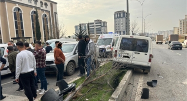 -Kahramanmaraş’ta hafif ticari araç aydınlatma direğine çarptı: 1 yaralı