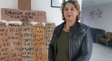 Kahramanmaraş’ta Öğrencilerden Orhun Abideleri Sergisi