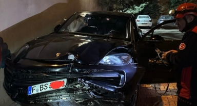 Kahramanmaraş’ta vitesleri karıştırdı 3 metre yükseklikten aşağı düştü