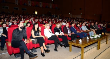 KSÜ’de Geleneksel Yıl Sonu Gösterisi Büyük İlgi Gördü