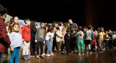 Minikler Hacivat – Karagöz Gösterisinde Eğlenerek Öğrendi