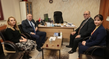 Başkan Akpınar, Başkan Yardımcısı Arslanhan'ın tedavisinde gösterilen ilgi ve destekten dolayı Rektör Yasım’a teşekkür etti.