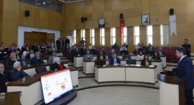 Büyükşehir, Zararlılarla Etkin Mücadelesini Muhtarlarla Paylaştı