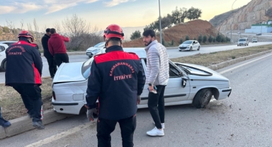 Kahramanmaraş’ta hafif ticari araç ile otomobil çarpıştı: 2 yaralı