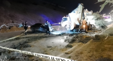 Kahramanmaraş’ta otomobil iş makinesine çarptı: 1 ölü