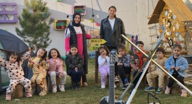 Kamu Külliyesi Anaokulu Açık hava sınıfında kamp.
