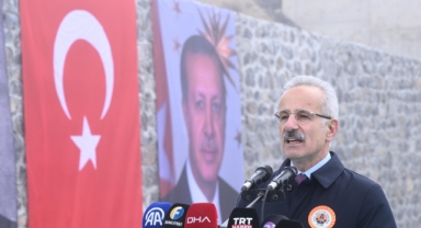 YARIM SAATLİK YOL 8 DAKİKAYA DÜŞTÜ