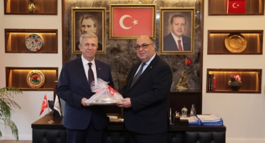 ANKARA BÜYÜKŞEHİR BELEDİYE BAŞKANI MANSUR YAVAŞ VE BERABERİNDEKİ HEYETTEN DULKADİROĞLU BELEDİYESİ'NE ZİYARET