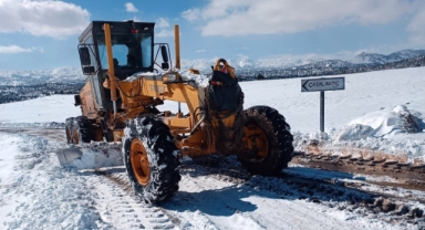 Büyükşehir, İlçelerde Kar Mesaisini Durmaksızın Sürdürüyor