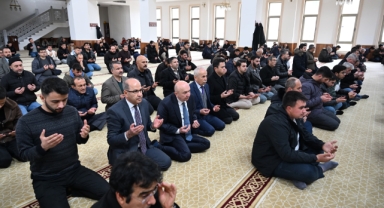 Deprem Şehitleri Mevlid-i Şerif ve Dualarla Yâd Edildi