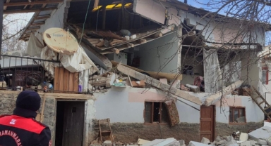Göksu’nda mutfak tüpü bomba gibi patladı: 1 yaralı
